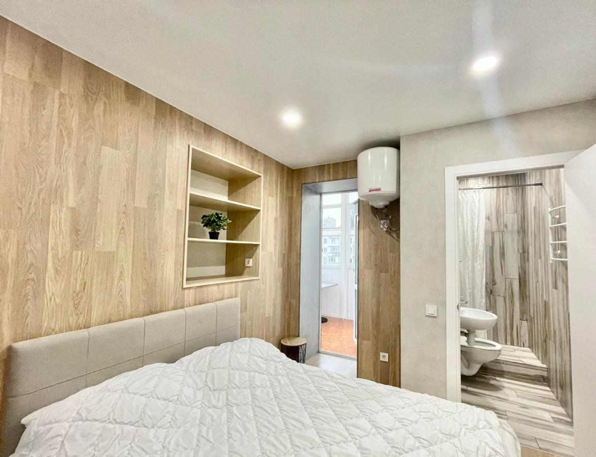 1 Room Apartment Near Peremohy Square Kiev Eksteriør bilde